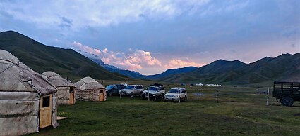 Visit Kel-Suu Yurt Camp
