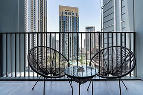 GLOBALSTAY. Creek Edge Tower Apartments