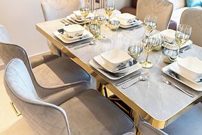 GLOBALSTAY. Creek Edge Tower Apartments