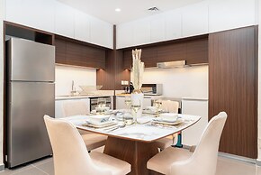GLOBALSTAY. Creek Edge Tower Apartments