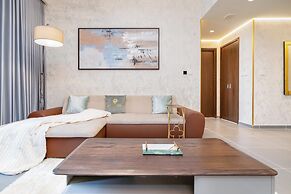 GLOBALSTAY. Creek Edge Tower Apartments