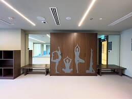 GLOBALSTAY. Creek Edge Tower Apartments