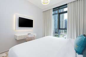 GLOBALSTAY. Creek Edge Tower Apartments