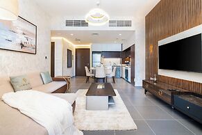 GLOBALSTAY. Creek Edge Tower Apartments