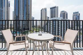 GLOBALSTAY. Creek Edge Tower Apartments