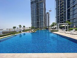 GLOBALSTAY. Creek Edge Tower Apartments