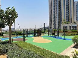 GLOBALSTAY. Creek Edge Tower Apartments