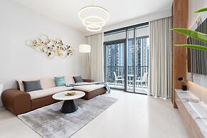 GLOBALSTAY. Creek Edge Tower Apartments
