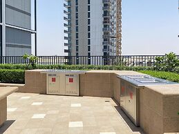 GLOBALSTAY. Creek Edge Tower Apartments