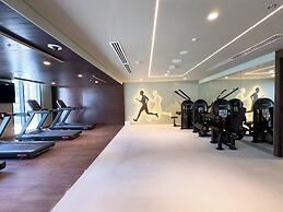 GLOBALSTAY. Creek Edge Tower Apartments