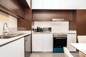 GLOBALSTAY. Creek Edge Tower Apartments