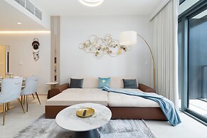 GLOBALSTAY. Creek Edge Tower Apartments