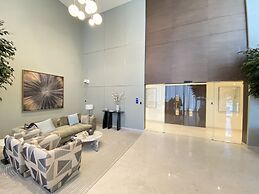 GLOBALSTAY. Creek Edge Tower Apartments