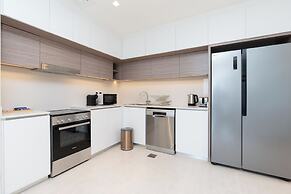 GLOBALSTAY. Creek Edge Tower Apartments
