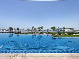 GLOBALSTAY. Creek Edge Tower Apartments