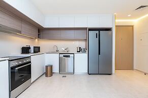 GLOBALSTAY. Creek Edge Tower Apartments