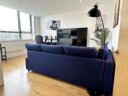 Condo Apartment With Workspace