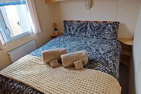 Comfortable Mobile Home in the Countryside