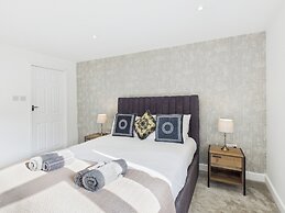 Central Guest Room - En-suite, Parking