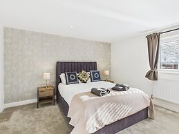 Central Guest Room - En-suite, Parking