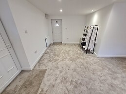 Central Guest Room - En-suite, Parking