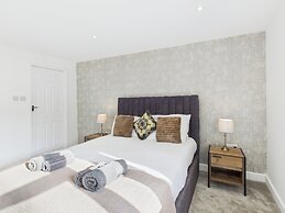 Central Guest Room - En-suite, Parking