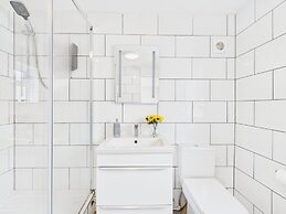 Central Guest Room - En-suite, Parking