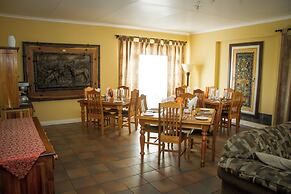 26 On Chamberlain Guest House
