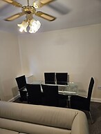 Stunning 2-bed Apt-freeparking, Close to City