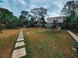 Charming A-frame Charming House in Arusha Village