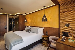 Golden Valley Hotel