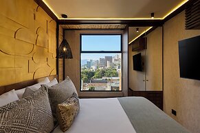 Golden Valley Hotel