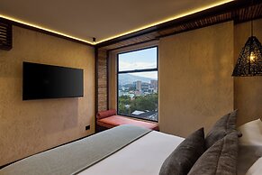 Golden Valley Hotel