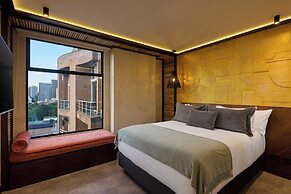Golden Valley Hotel