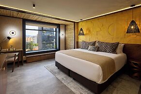Golden Valley Hotel