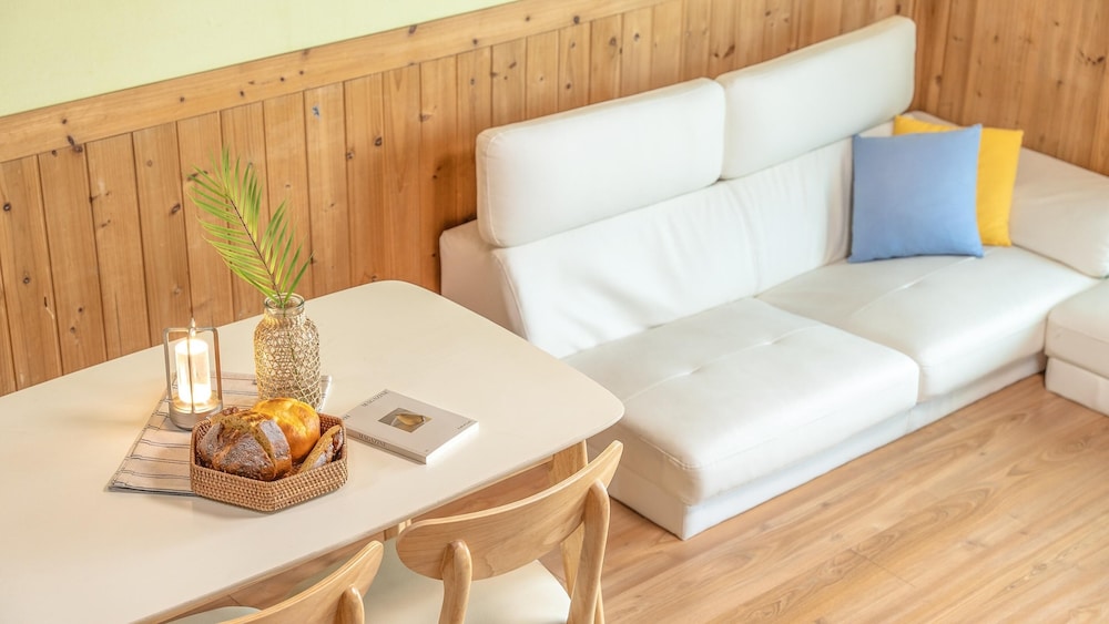 Gapyeong Gold Castle Pension