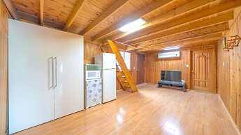 Gapyeong Gold Castle Pension