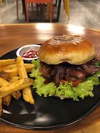 Cafe Moto Hostel