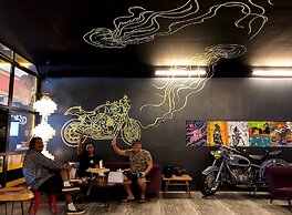 Cafe Moto Hostel