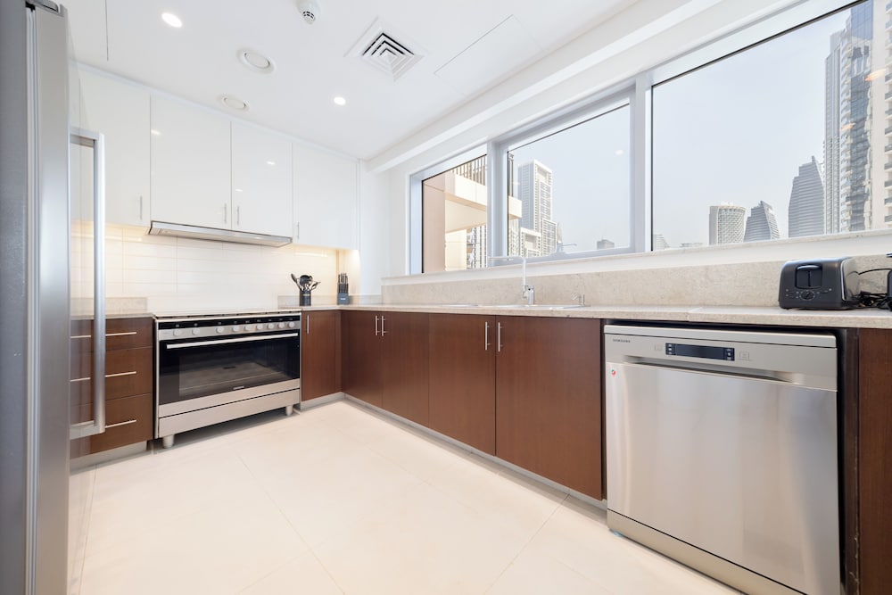EDEN'S Homes & Villas - BLVD Crescent