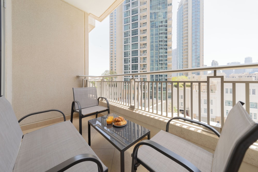 EDEN'S Homes & Villas - BLVD central