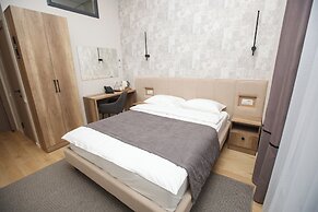 ASYL HOTEL