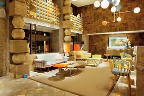 IKOSHAROLD Suites Seminyak