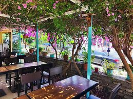 Umayra Otel