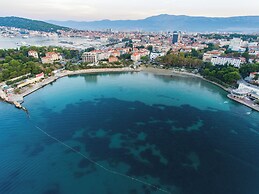 Royal Heritage Apartment in Split Center