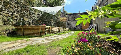 Secret Garden Suite- Bluchalet