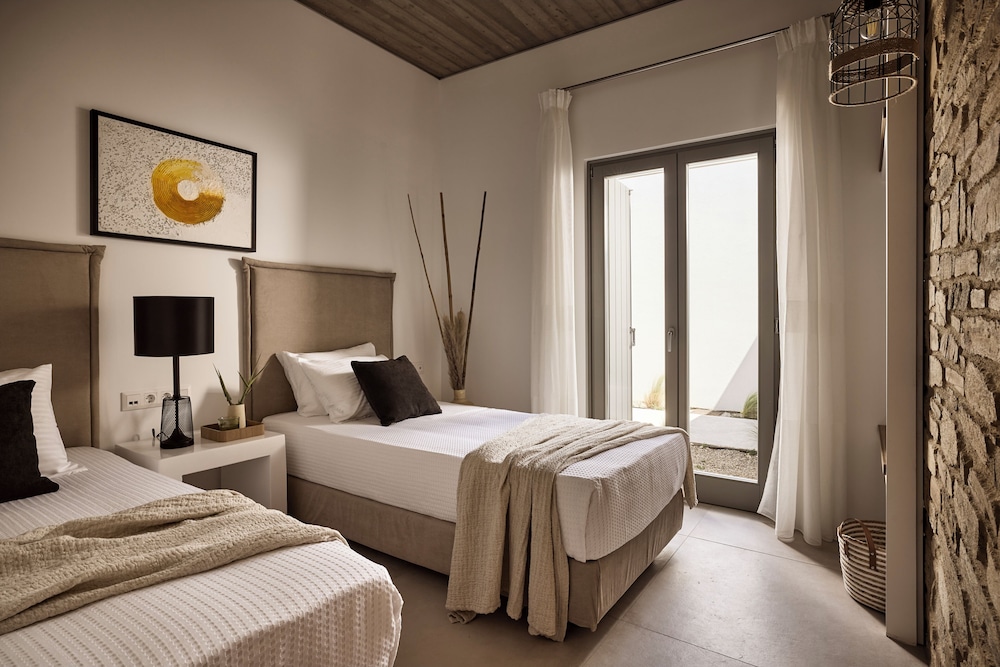 Thea Luxury Villas Ios