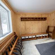 De la Montagne-spa- PET Friendly- Ski in Ski out