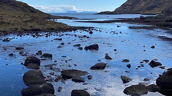 Cosy Sea View Skye Cottage for 6