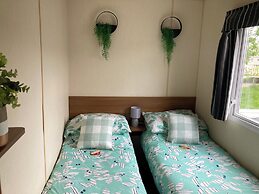 Tattershall Lakes Pet Friendly Hot Tub Breaks